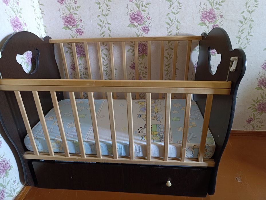 Детская кроватка