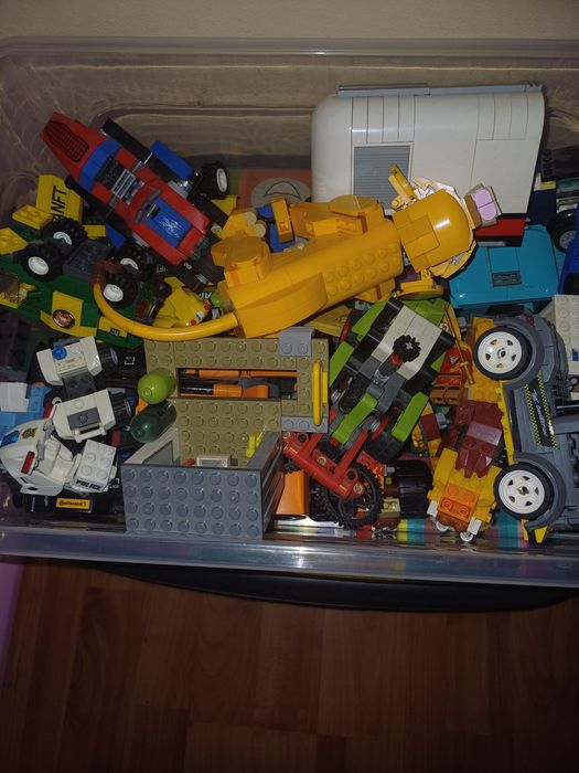 Piese Lego cu instructiuni
