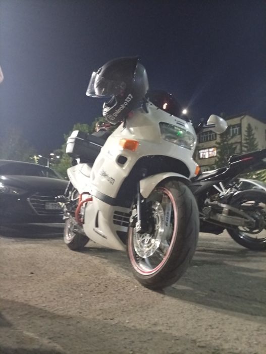 Kawasaki zzr 400