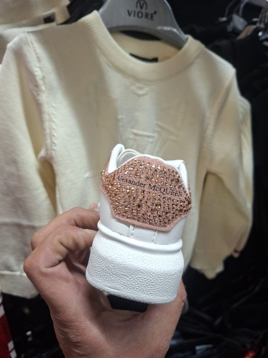 Mq copii cu pietricele diferite culori verificare colet