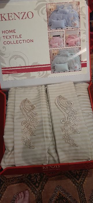 Комплект постельного белья KENZO.