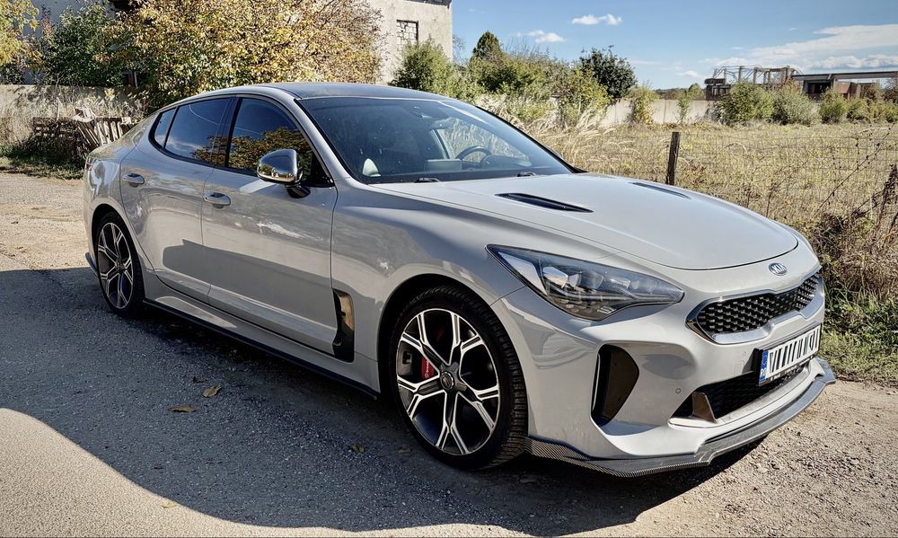 Vand Kia Stinger GT 3.3, 4WD, 400cp, carbon kit