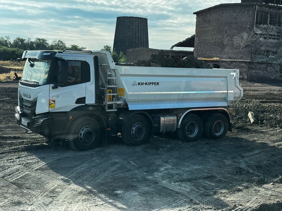 Închirieri Buldoexcavator,Camioane 8x4