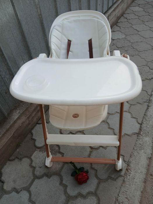 Стульчик для кормления.