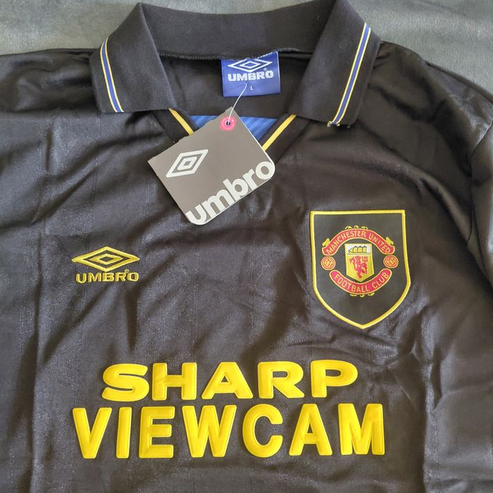 UMBRO ретро тениска на Manchester United НОВА