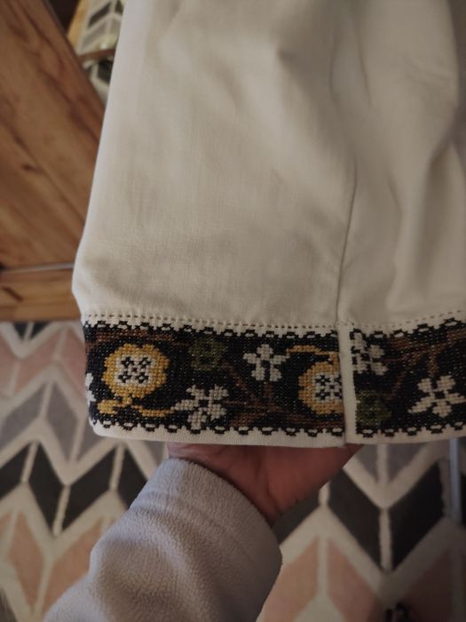 Camasa  bărbătească tradițională și brâu