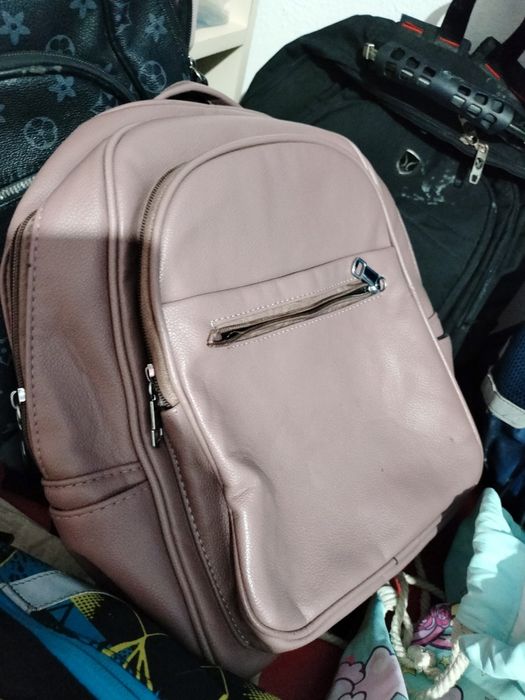 Рюкзак,сумки в школу