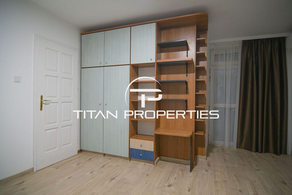 Дава се под наем Тристаен апартамент в Пловдив, Център - 150 кв.м за 1994.61 € - Снимка #5