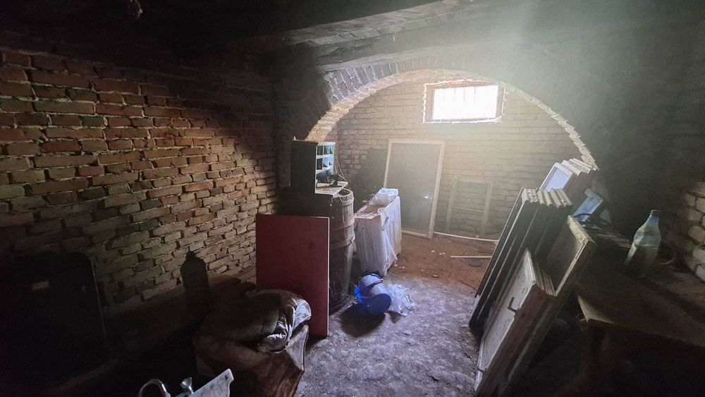OCAZIE! Vând vilă la preţ de garsonieră! p+1+cramă. 0773822474