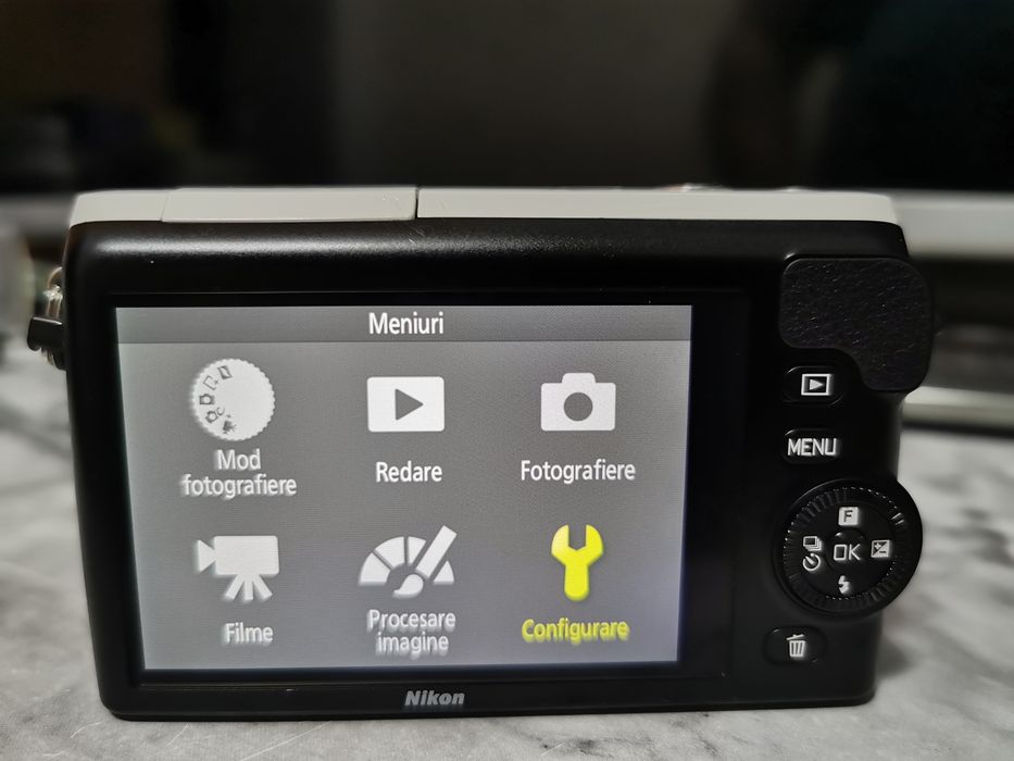 Aparat foto Mirrlorless Nikon 1 V2 și Nikon S2