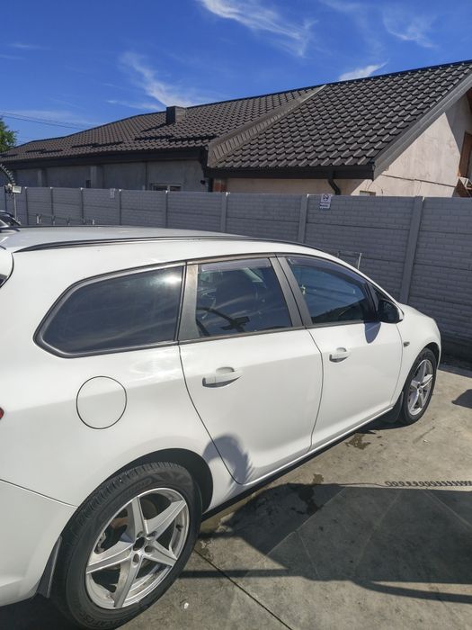 Opel Astra j1.7 tdi 2011