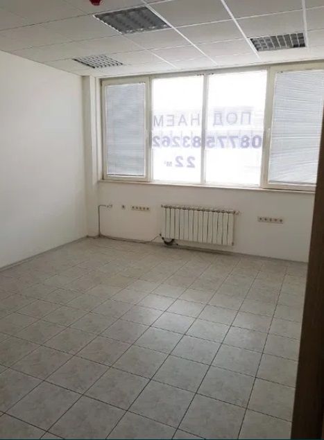Продава се Офис в Враца, Център - 22 кв.м за 2203 €/кв.м - Снимка #2