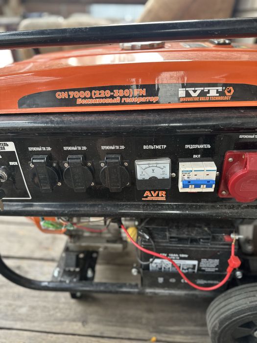 Продам бензиновый генератор