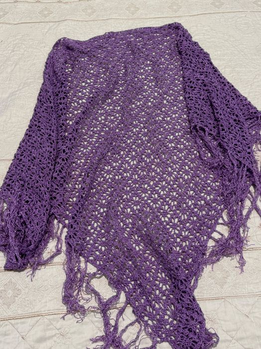 Шаль ручной вязки