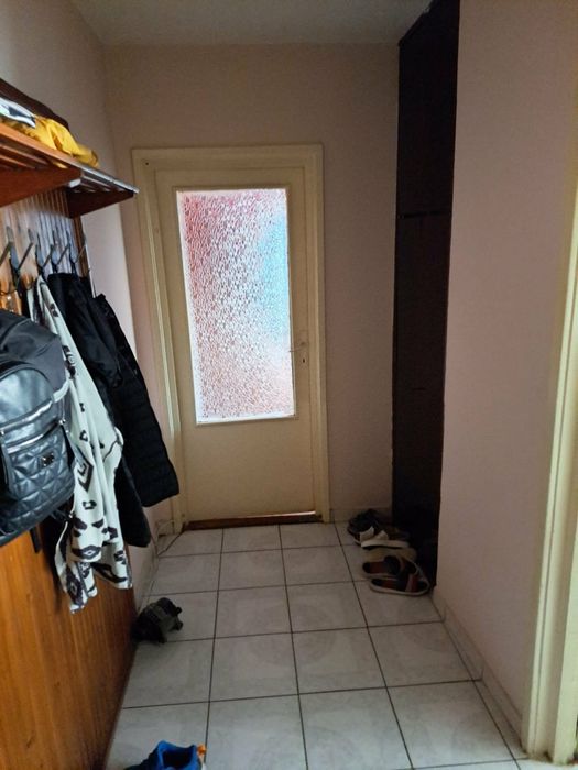Vând sau schimb ap 2 camere zona centrala etaj 1