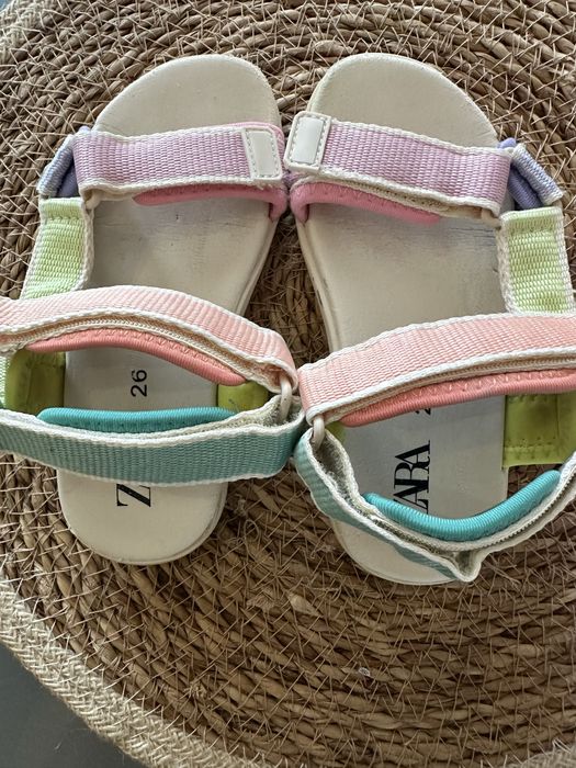 Детски маратонки и сандали Nike, Hugo, Zara