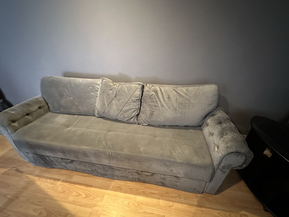 Canapea extensibilă gri cu ladă depozitare, 3 locuri, stare bună