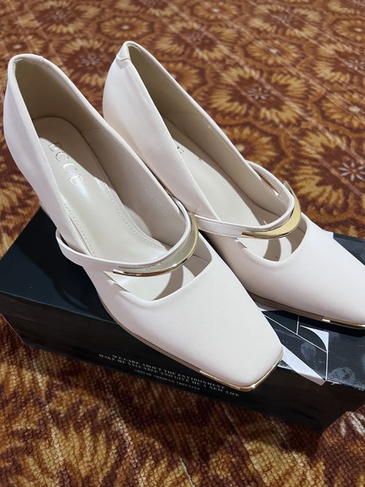 Luxury ECCE tufli, umuman kiyilmagan, yangi