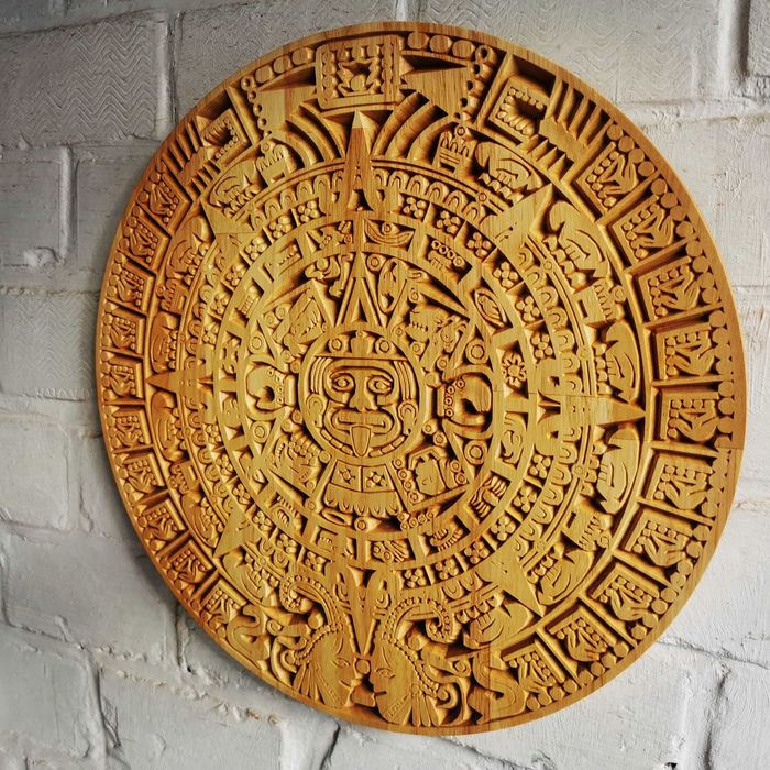 Календар на Ацтеките дърворезба