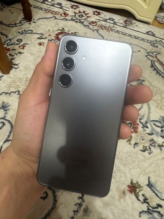 Продам samsung galaxy s24