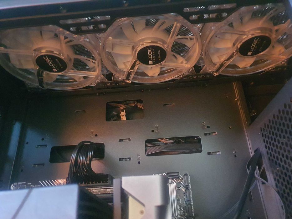 VIST Sistem PC ARGB Ryzen 7 5700X, Ram 32GB, NVIDIA GeForce RTX 5060, SSD 1TB M.2, WIFI