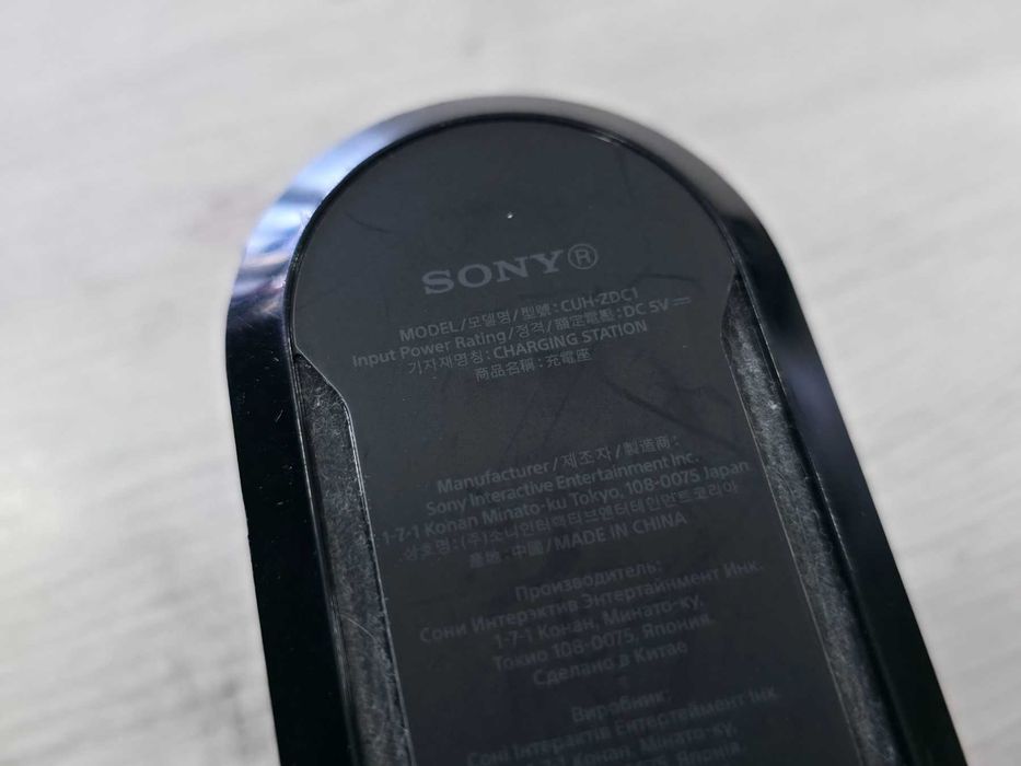 Playstation 4 PRO 1TB (PS4 PRO) + два джойстика и зарядна станция