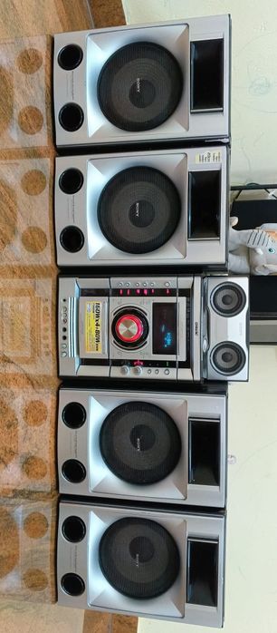 Музыкальный центр