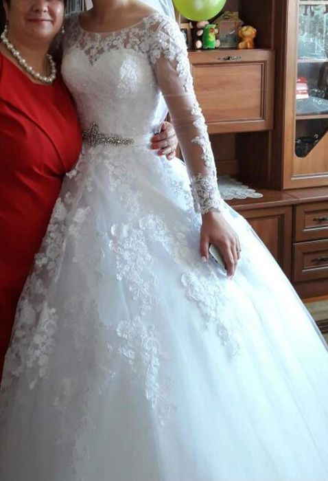 Продам  шикарное свадебное платье