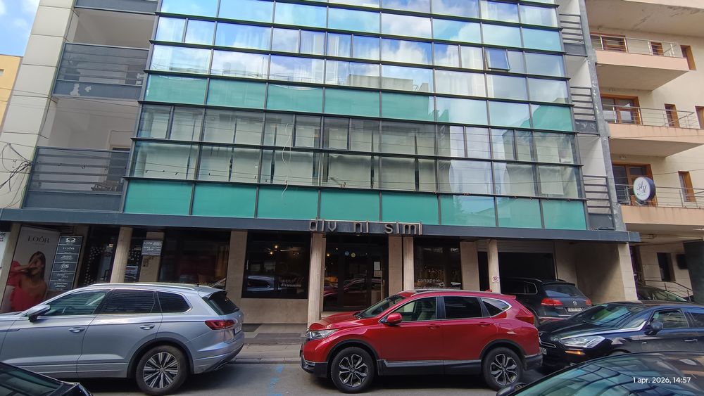 Spatiu comercial tip showroom in Dorobanti-Floreasca , Front 11 m, Stradal