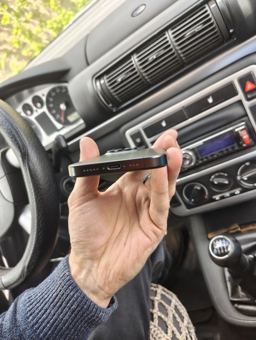 Продам iphone 15 pro 128