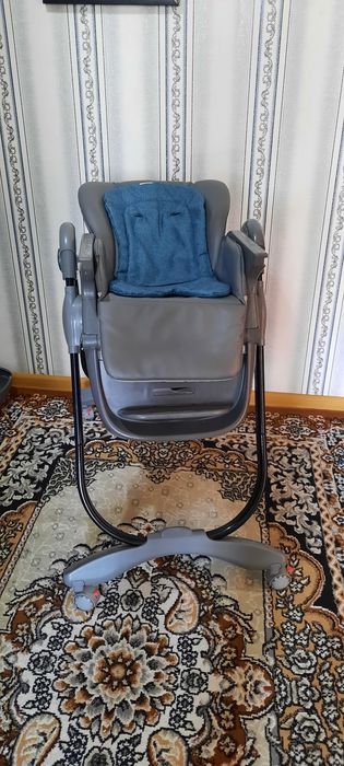 Десткий стул для кормление