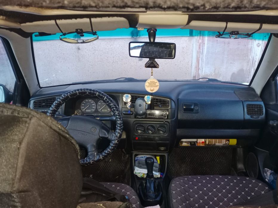 Гольф 3.  1993года .1.6 объем