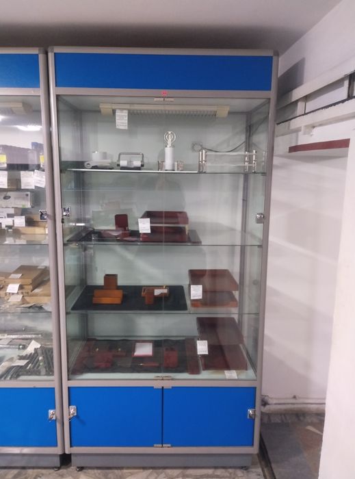 Шкаф стеллаж для офиса компьютерный стол