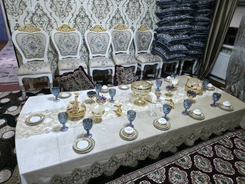 Comod bilan stul stul sotiladi