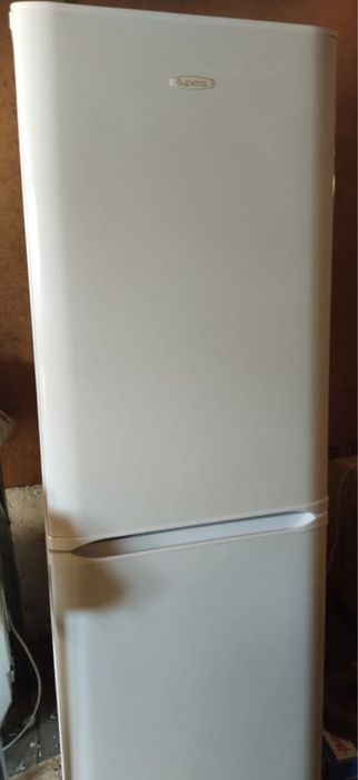 Холодильник бирюса
