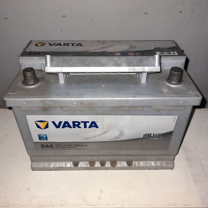 ACUMULATOR = (baterie) auto .