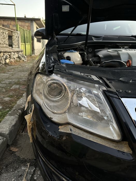 Фарове Hella Passat b6