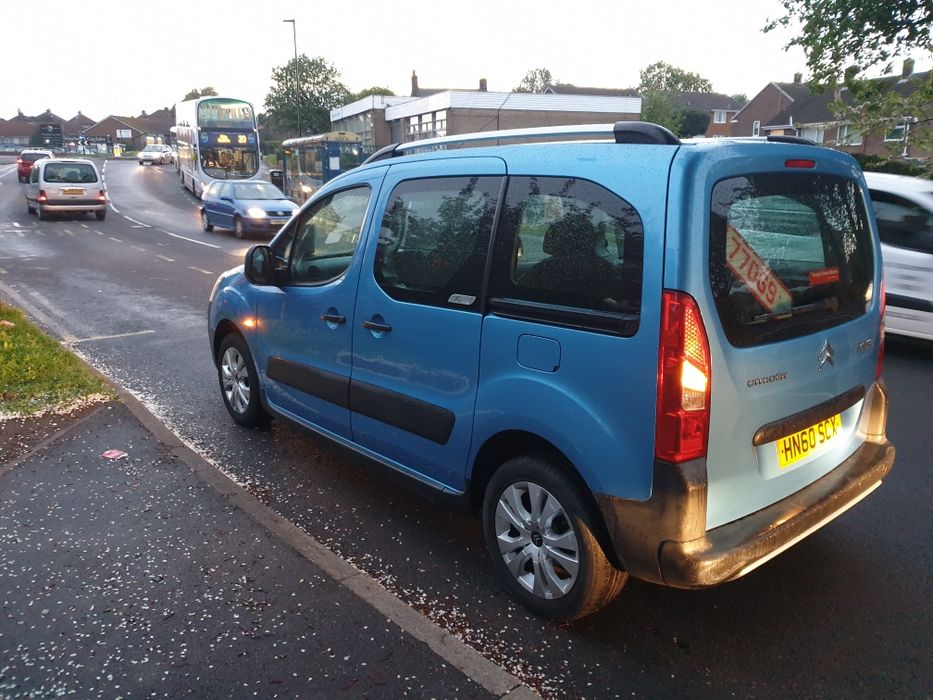 Огледало Ситроен берлинго мултиспейс 2010г 1.6 хди дизел на части