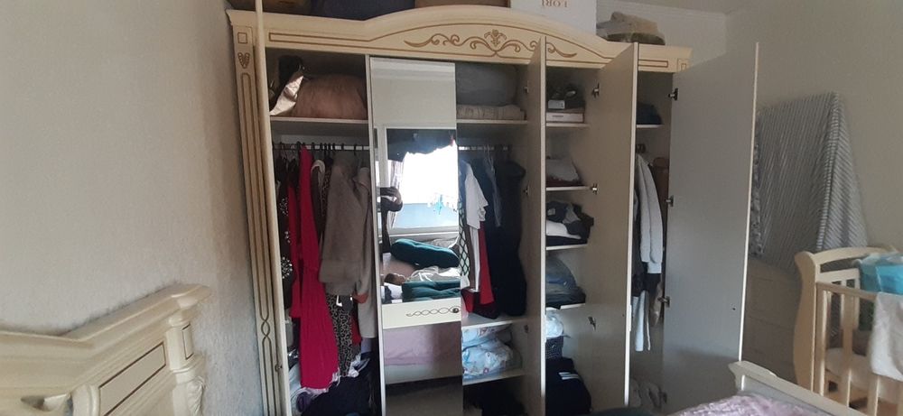 Спальный гарнитур