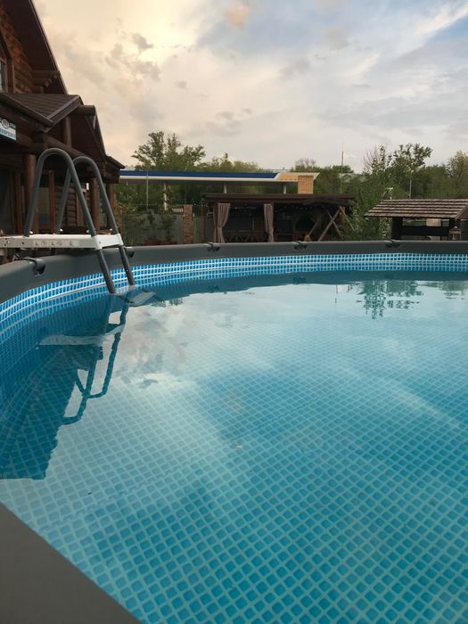 Бассейн большой летний