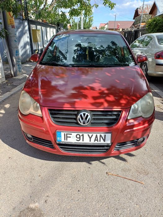 VOLKSWAGEN Polo