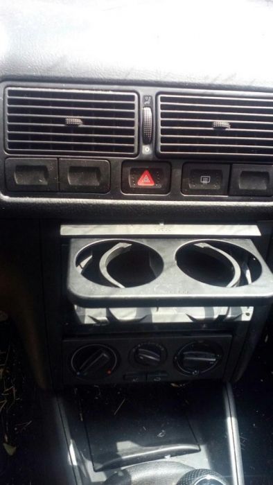 Фолсваген голф 4 volkswagen golf 4 1.4 16v само на части