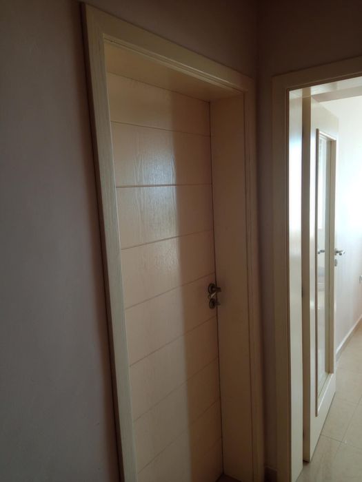 Продавам интериорни врати с каса (8 броя)