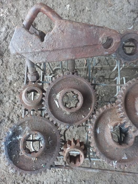 Запчасти 28 Трактор каровка