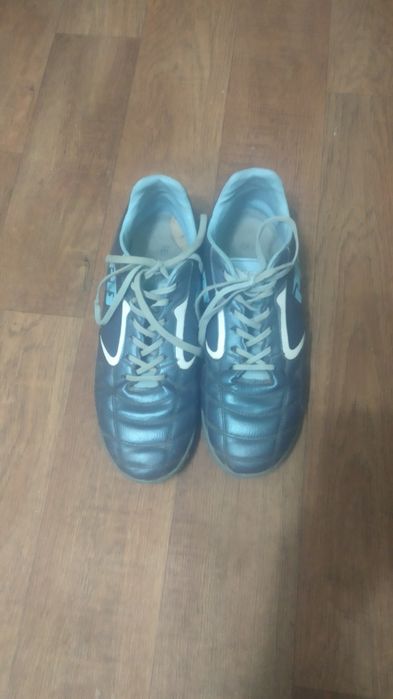 Продам кроссовки мужские недорого отдам