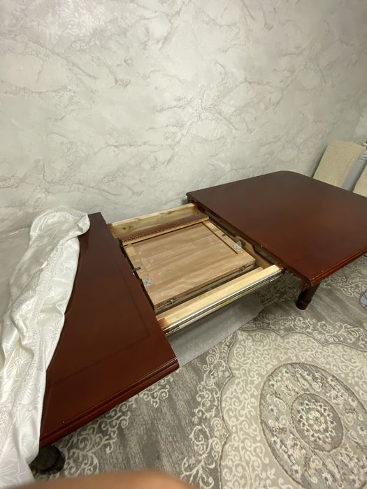 Продам стол гостиный