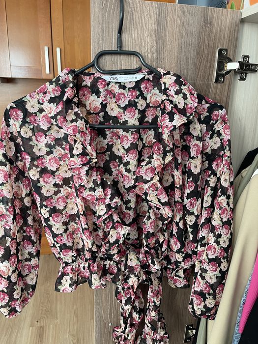 Нови ризи на цветя, Zara