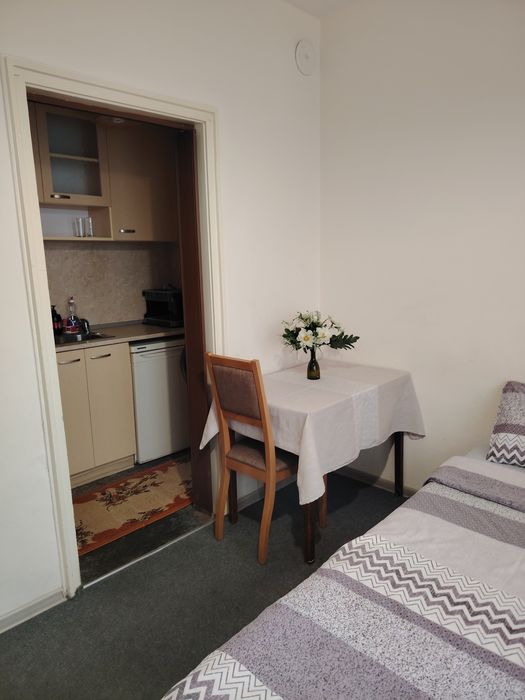 Нощувки в студио център гр.Варна, с паркомясто за 70лв на вечер