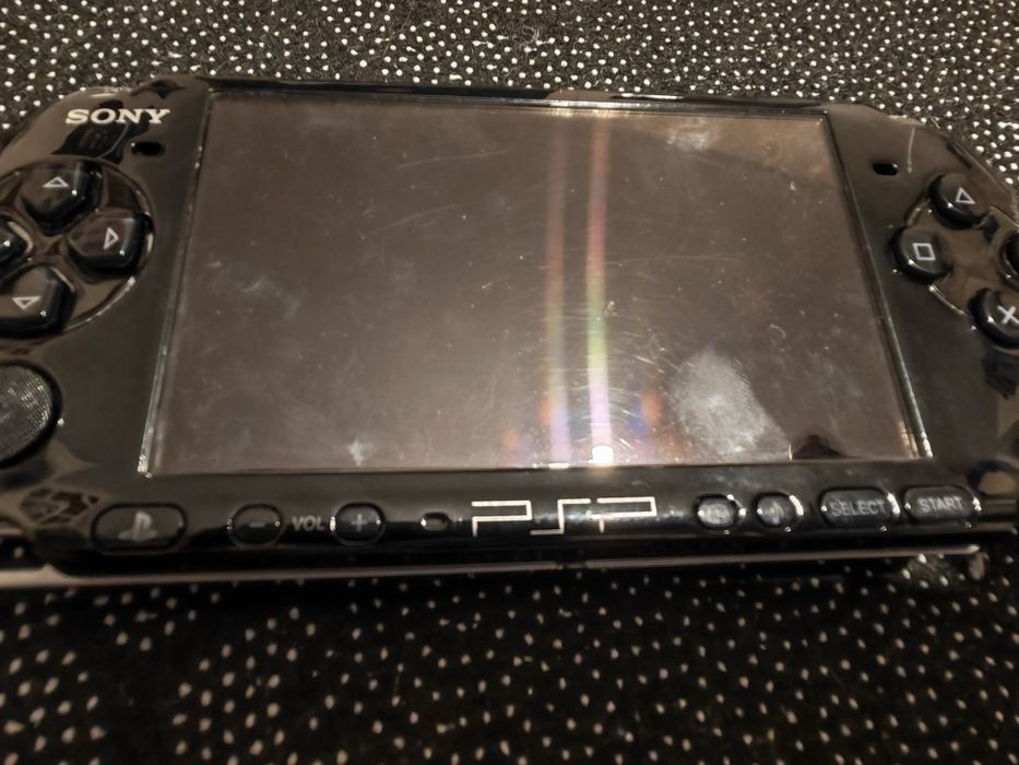 PSP 3002 с много игри