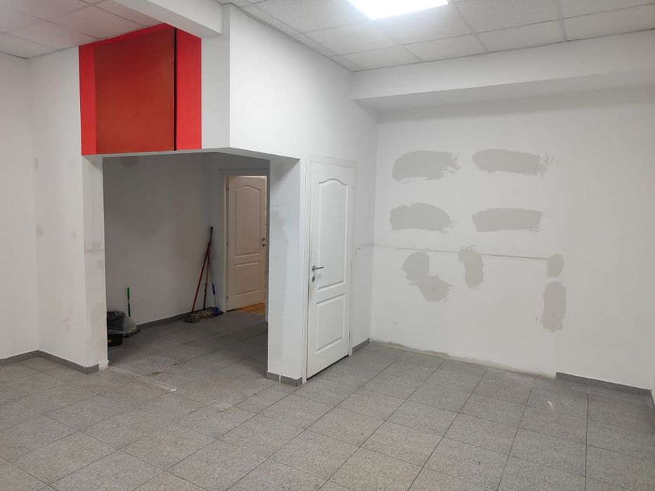 De inchiriat spațiu comercial la parterul blocului
